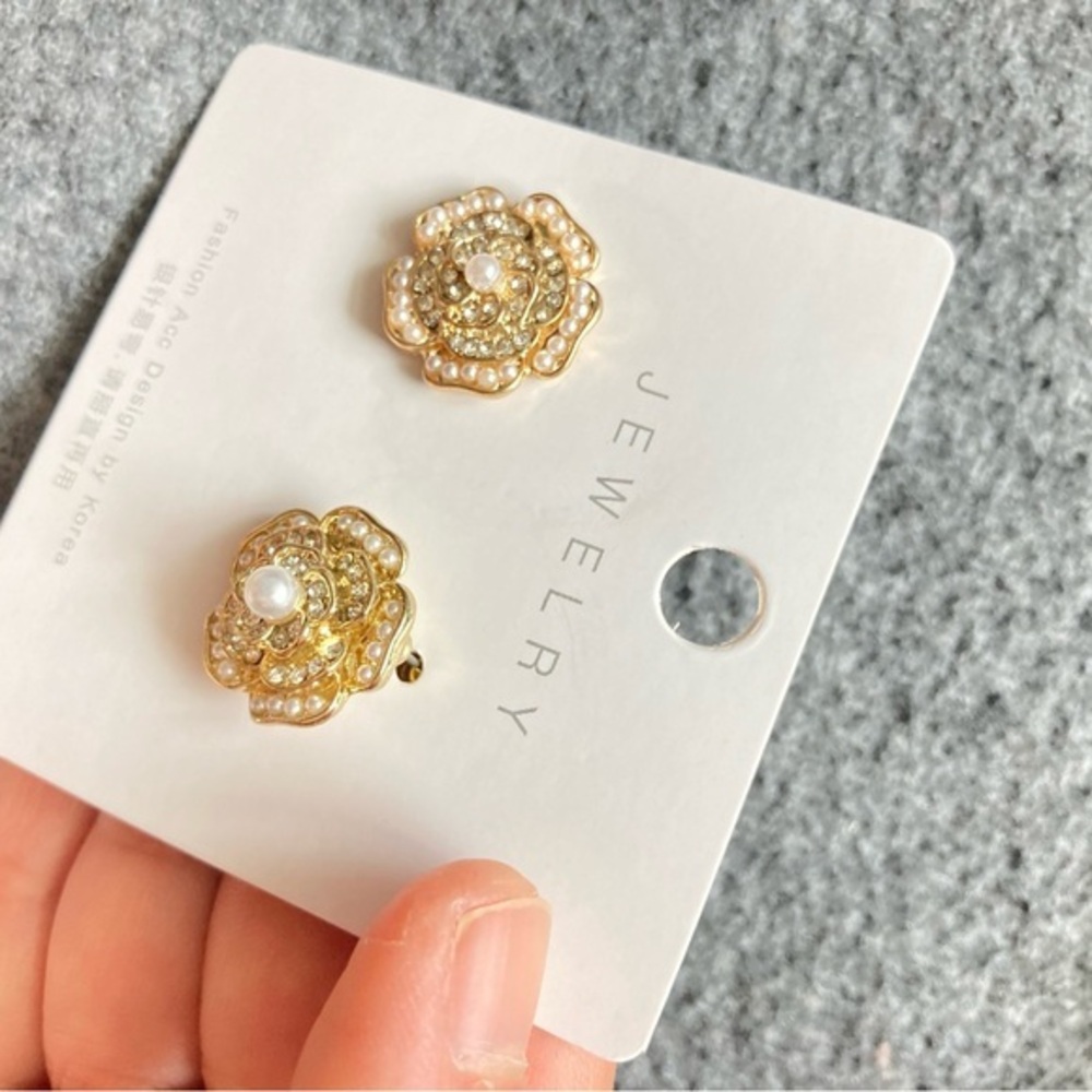 Elegant Gold Flower Stud Earrings, Faux Pearl & CZ, Vintage Style, Unique Petal
